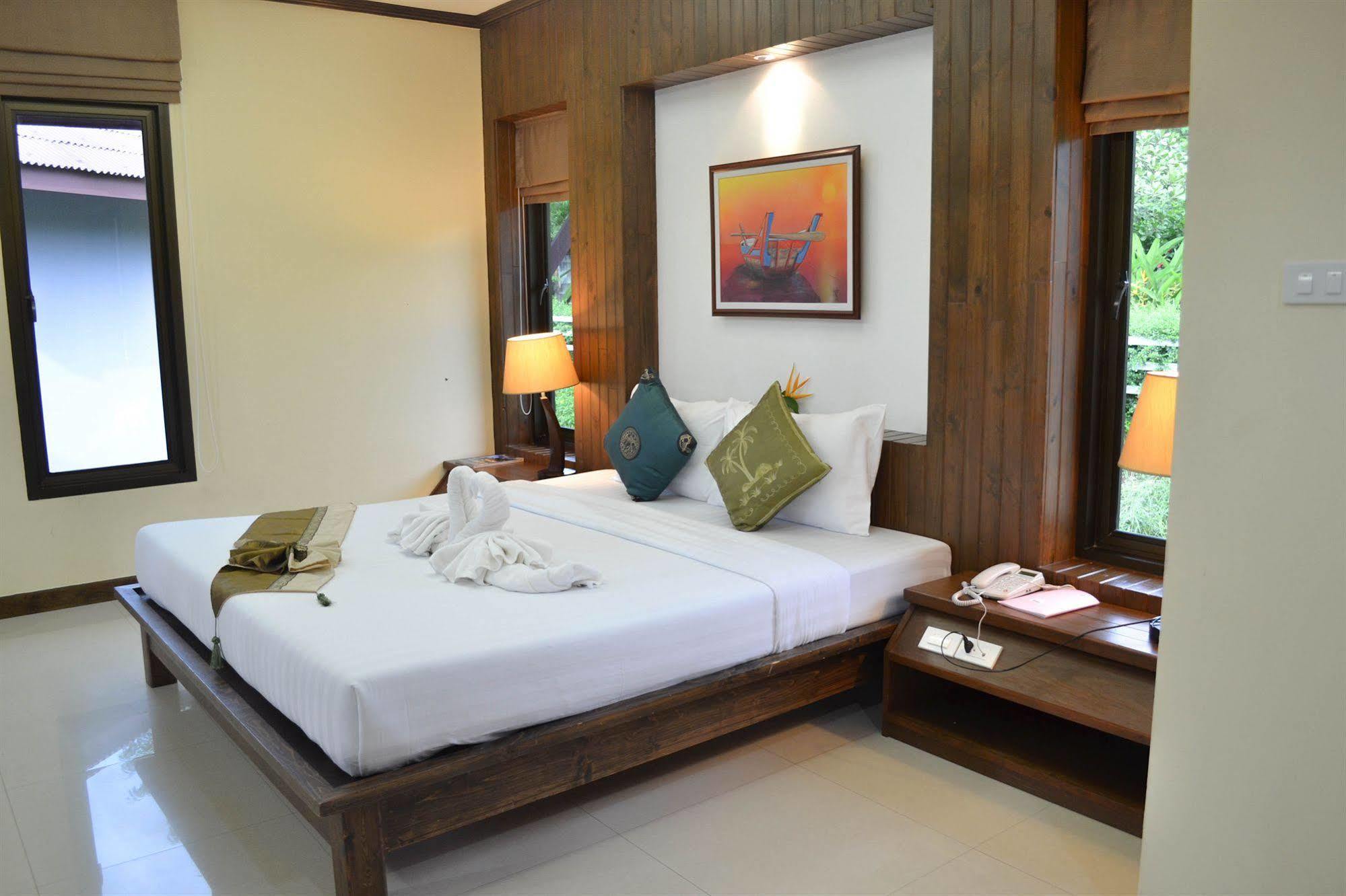 The Villa Laemhin Lagoon Resort Phuket Exterior photo